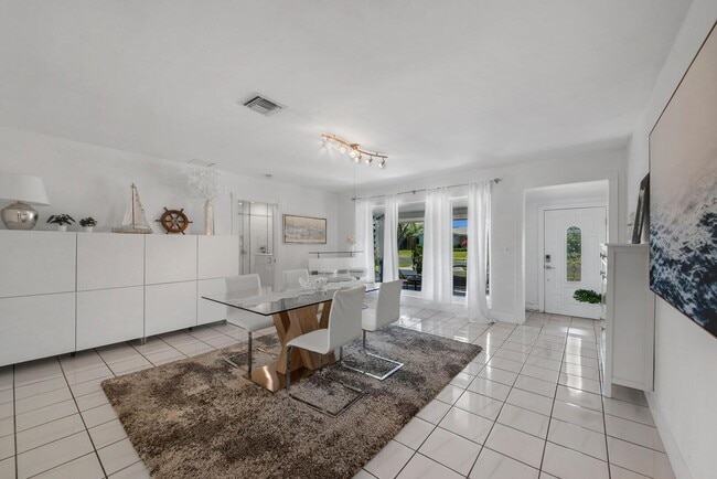 Photo - 220 SE 2nd Ave