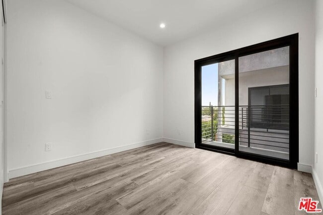 Building Photo - 1290 1/2 South Sherbourne Drive Apt #1920, Los Angeles, CA 90034 - 5 BR 4 BA house