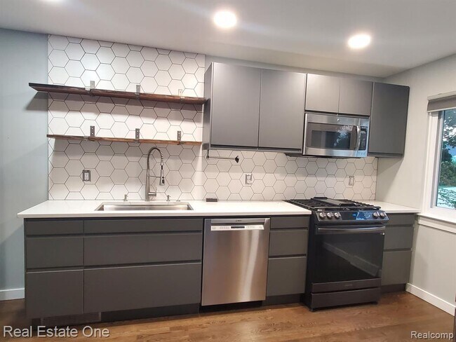 Photo - 607 Cherry Ave