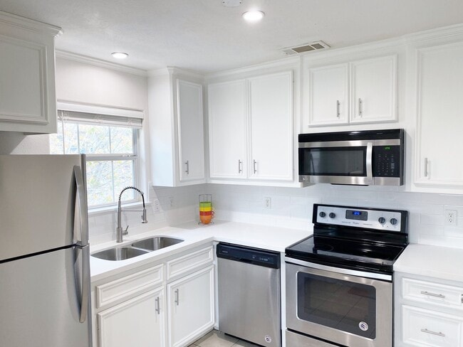 1406 W April Villa Unit Corporate Rental D