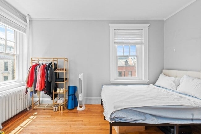 Photo - 282 Newbury St