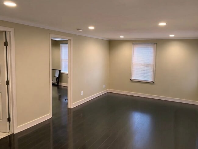 Building Photo - 195 Stony Hill Rd Unit Condo-Apartment