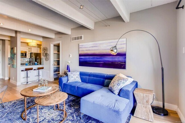 Living Room - 777 Washington N St Unit 905