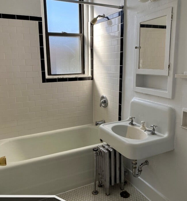 Photo - 3335 W Diversey Ave Unit 219