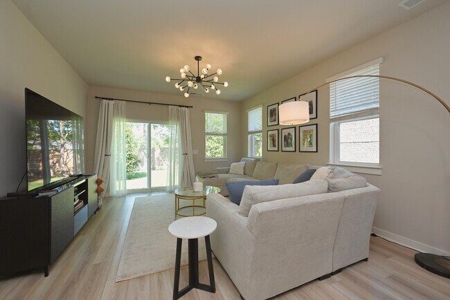 449 Golden Mdw Ln