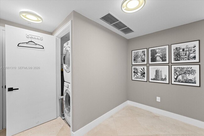 3400 SW 27th Ave Unit 201
