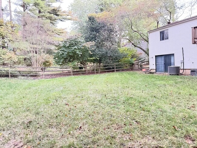 Photo - 8856 Youngsea Pl