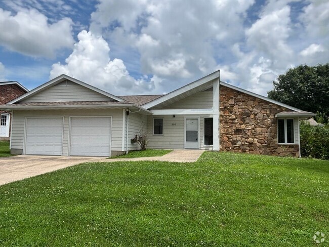 Building Photo - 3 Bedroom 2 bath Rental