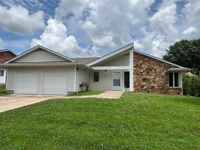 Building Photo - 3 Bedroom 2 bath Rental