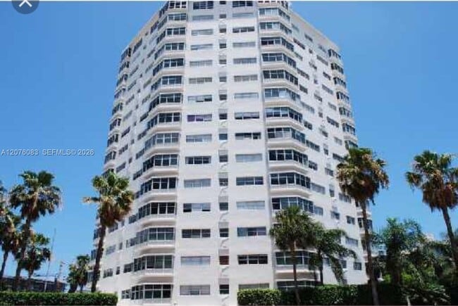 Building Photo - 1881 Washington Ave Unit 10G
