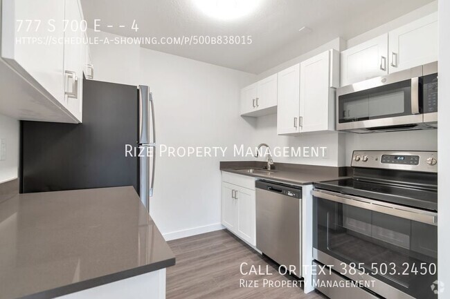 Building Photo - Where the City Is Your Backyard. Fall Move... Unit 4 Rental