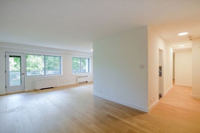 Photo - 4555 Av. Bonavista Unit 506