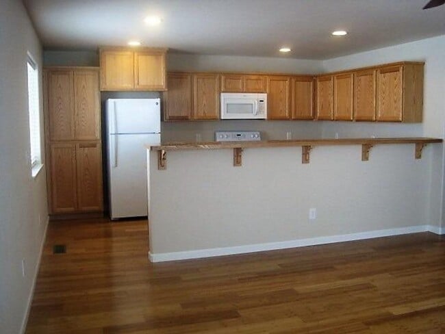 Photo - 510 Harbor View Dr Unit #B