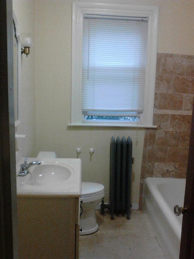 Bathroom - 425 Fountain St Unit 1st Floor