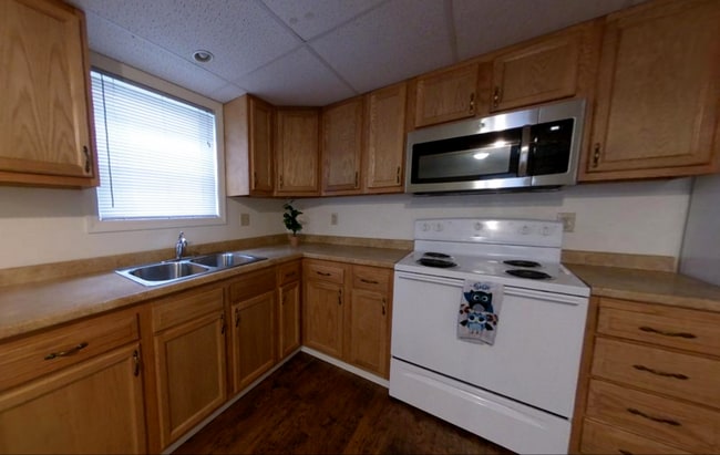 Photo - Crimson Court Grant Street