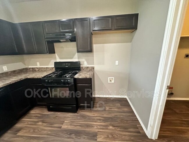 Photo - 1933 Autumn Way