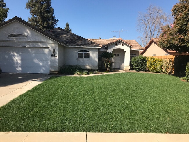 Building Photo - 1035 S Tracy St