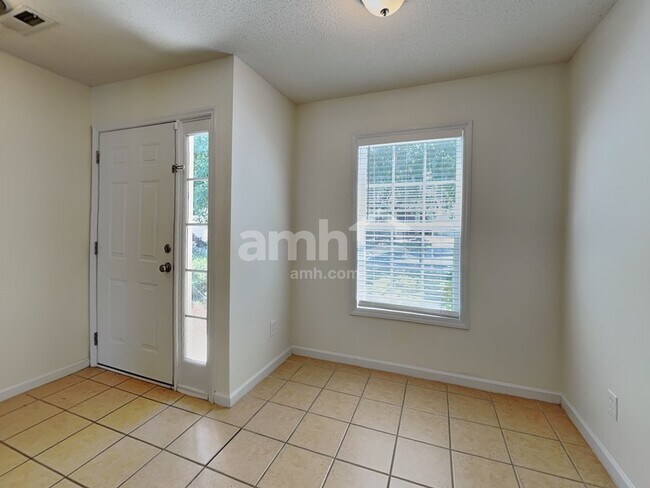 Photo - 106 Charlotte Ct