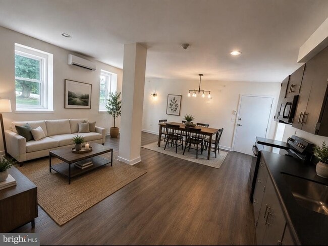 5 S Village Ave