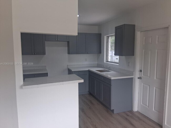 Photo - 250 NW 191st St