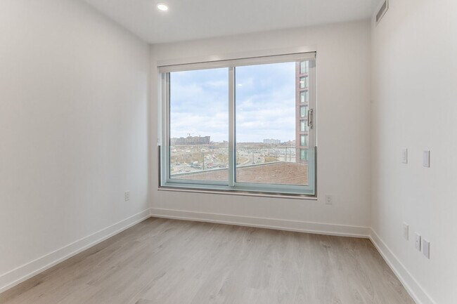 Photo - 31 York Garden Wy