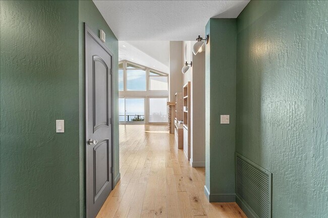 Photo - 75 Chadbourne Way