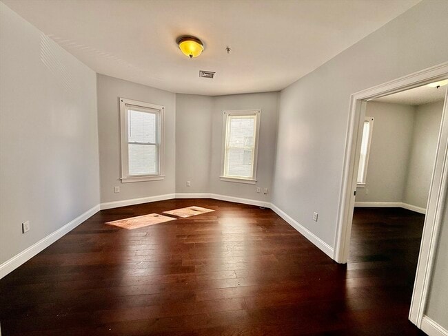 Photo - 21 S Sydney St Unit 1