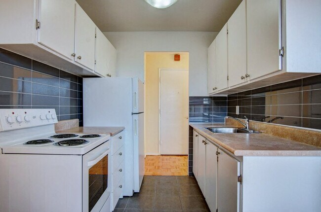 Photo - 1525 Birchmount Road