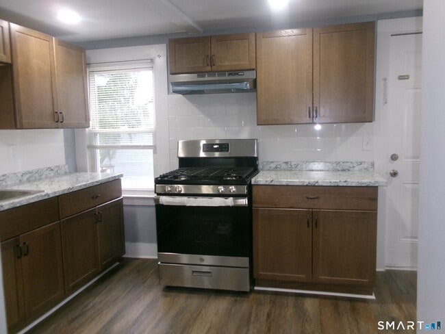 188 Hemingway Ave Unit 2