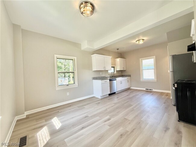 41 Dewhurst Ave