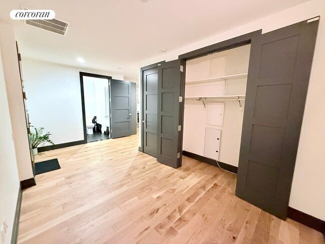 Photo - 10 Montieth St