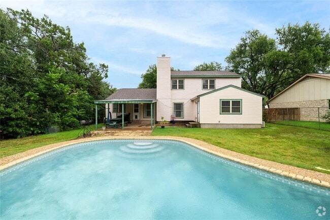 Building Photo - 1702 Oakridge Dr Rental