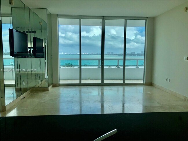 Photo - 1800 N Bayshore Dr Unit 605