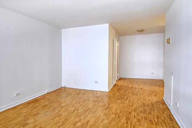 Photo - 1975 Maisonneuve Blvd W Unité 407