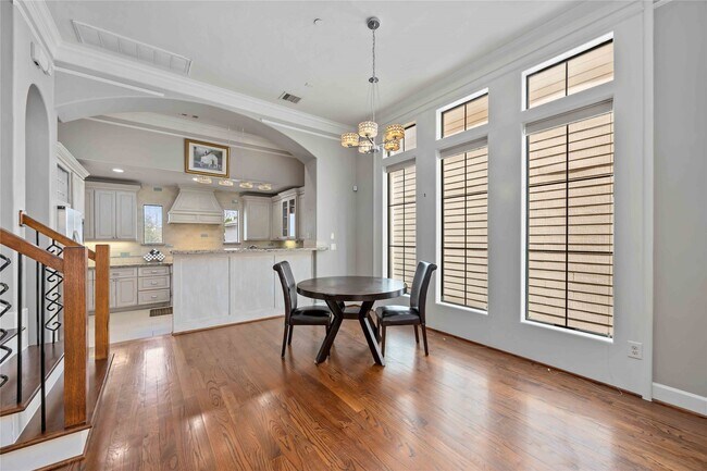 Photo - 328 Bomar St