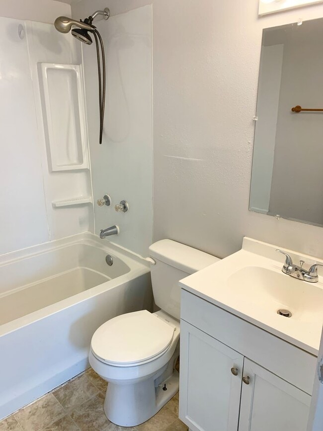 Photo - Renovated and Move In Ready...725 Ashland, Mitchell, IL 62040