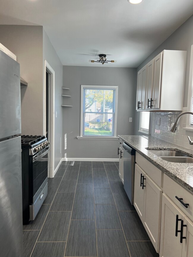 Photo - 1430 S Champion Ave