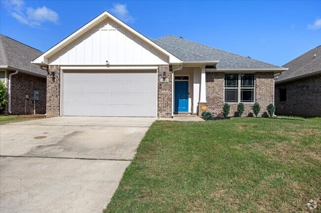 Building Photo - 3 bedroom 2 bathroom- GREAT Location in Pace! Rental