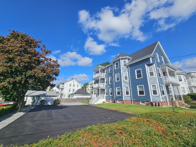 Building Photo - 70 Weston St