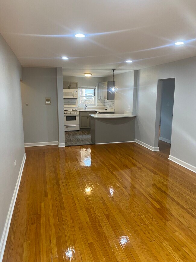 Photo - 7361 N Ridge Blvd Unit 2D