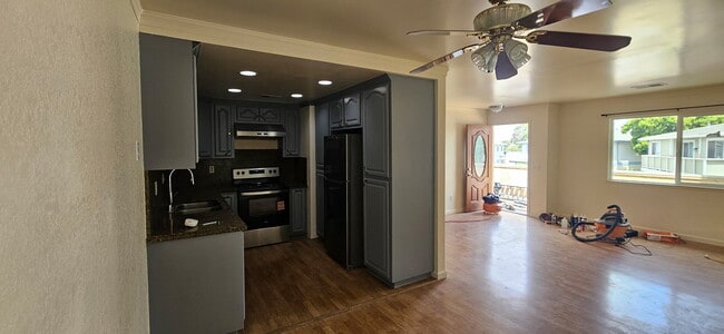 Building Photo - 1829 Cherokee Dr Unit 0