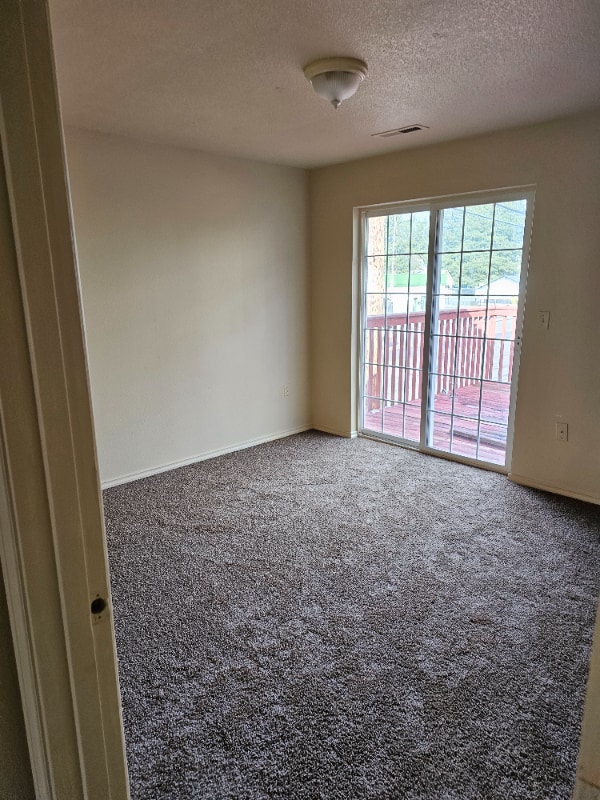 Photo - 16902 SE Division St