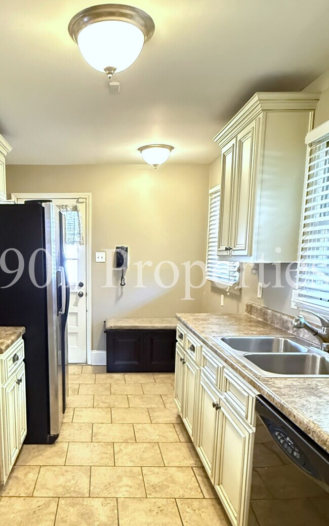 Photo - 1533 Cranford Rd