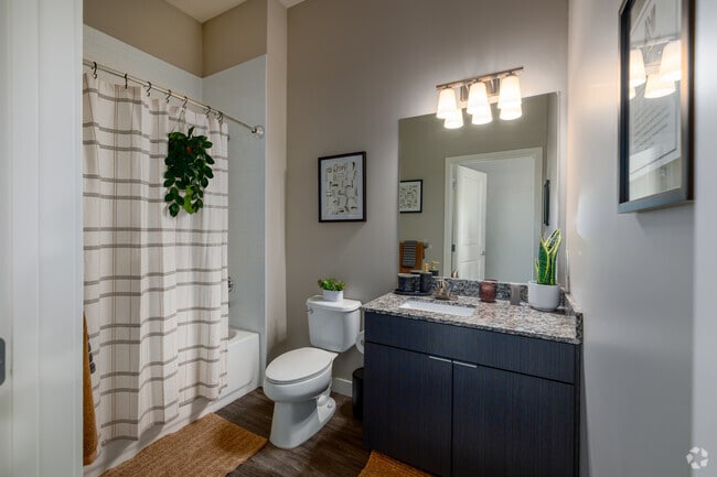 4BR, 4BA - 1,334SF - First Bathroom