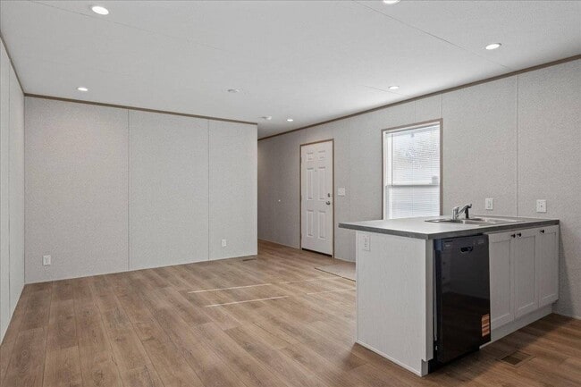 Photo - 1751 N Grand Ave W