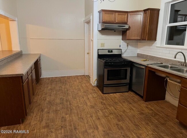 210 Kathryn St