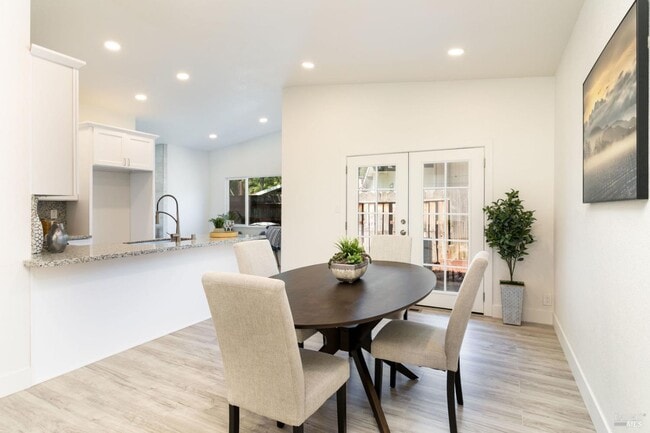 Photo - 142 Anita Ct