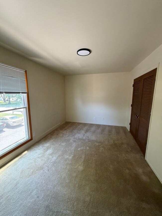 2014 W Woodriver Dr Unit 2