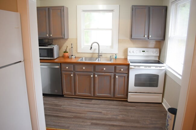 Photo - 306 Kenwood Ave Unidad A