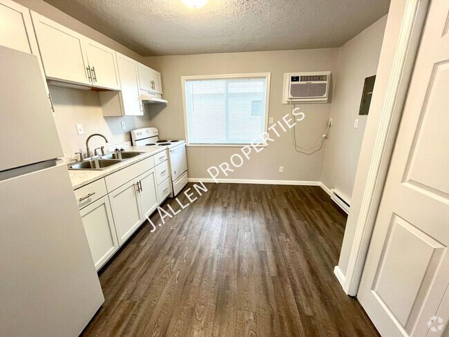 Building Photo - Modern, Renovated 2 bed Unit 3 Rental